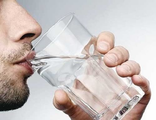 t یک انسان چه مدت می تواند بدون نوشیدن آب زنده بماند؟